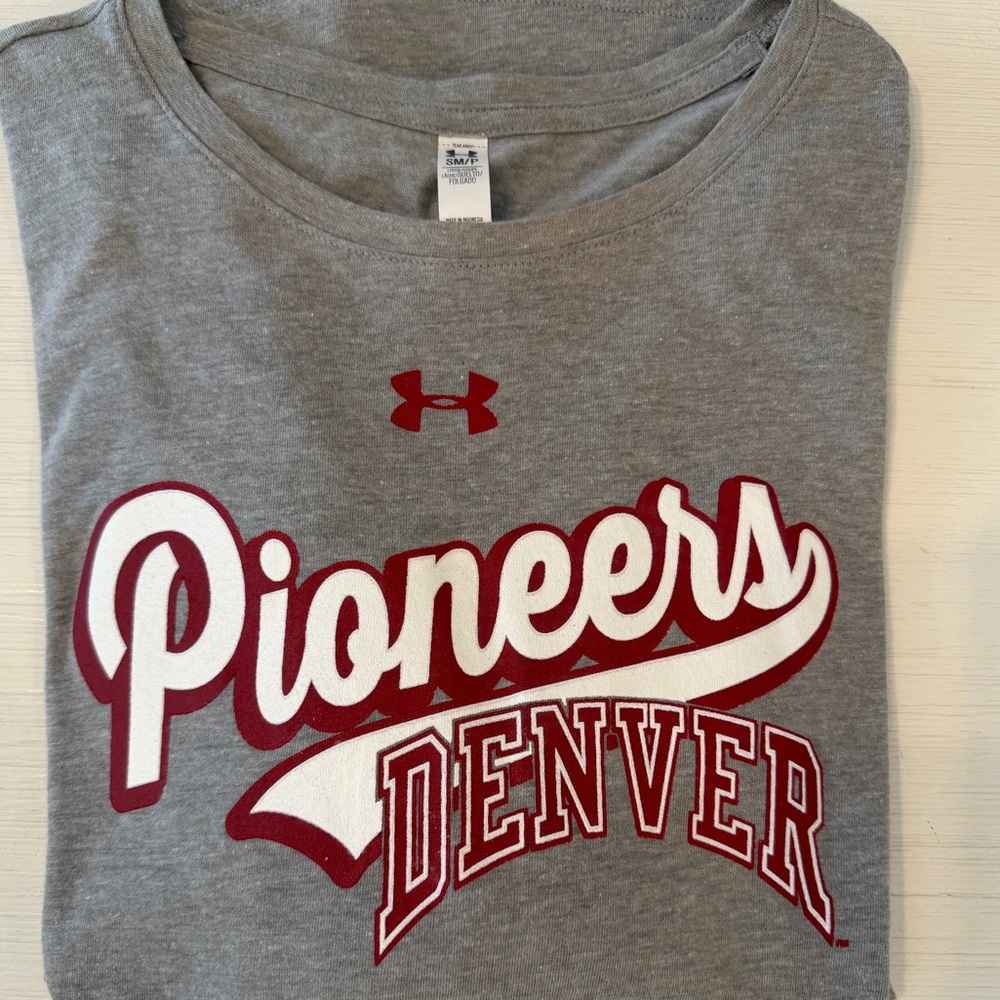 Under Armour Gray and Red Pioneers Denver Tee - Women Size small